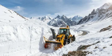 Snow Removal Work Begins on NH-03